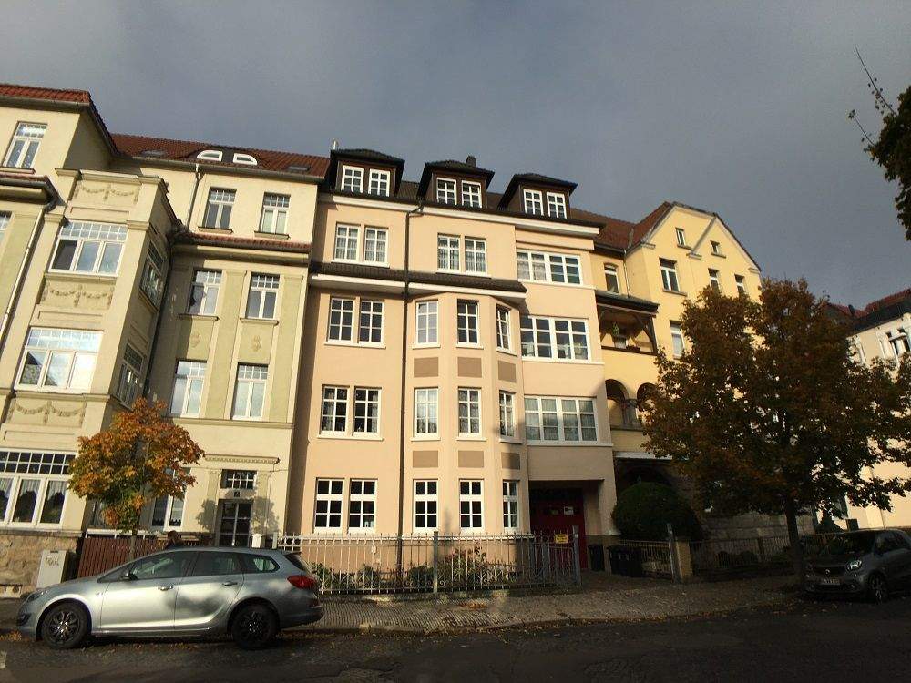 zentrumsnahe 4-Raum-Wohnung im 2. OG mit Wintergarten, Balkon und Garage, 99817 Eisenach