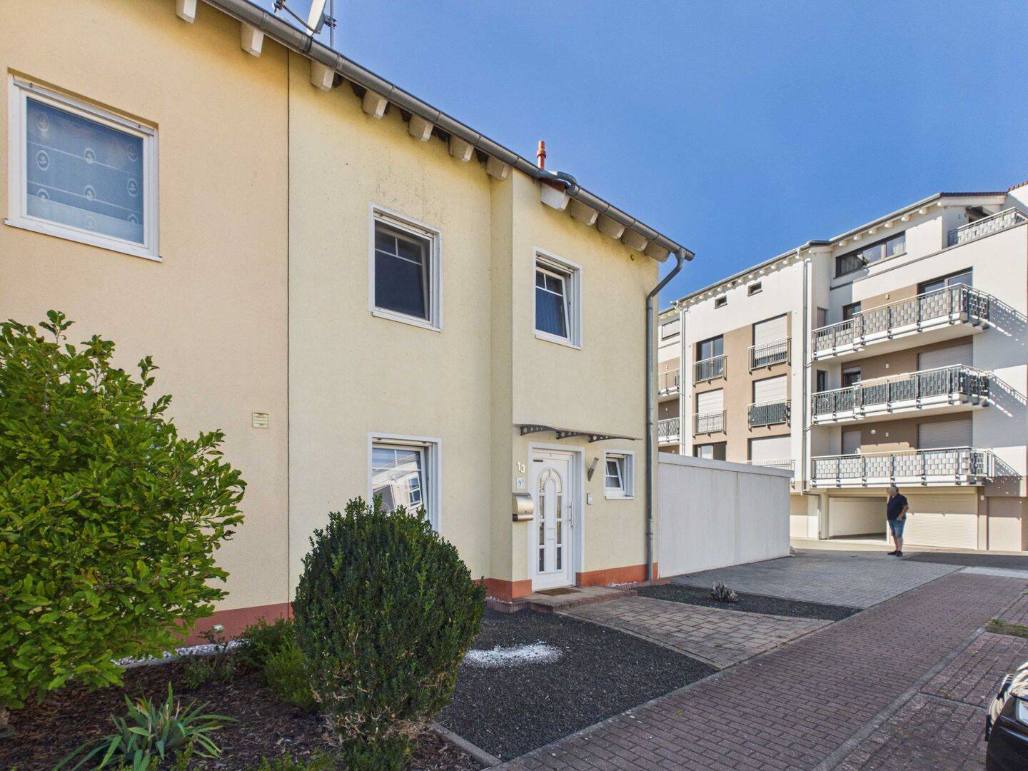Gepflegtes Reihenendhaus mit viel Platz, großer Terrasse und Doppelgarage, 55566 Bad Sobernheim
