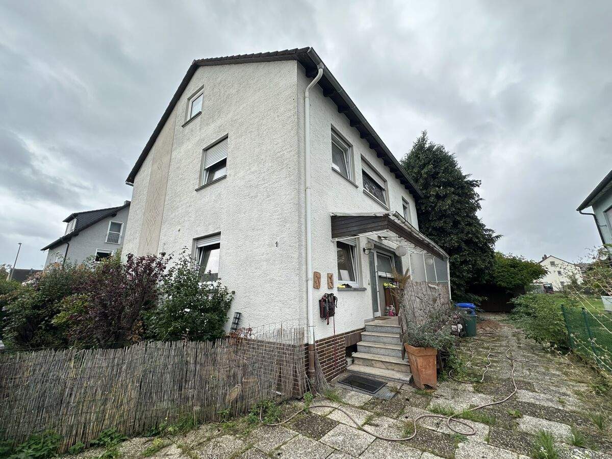 Großzügiges Einfamilienhaus auf weitläufigem Grundstück – Potenzial für weitere Bebauung, 63796 Kahl a. Main (Kahl)