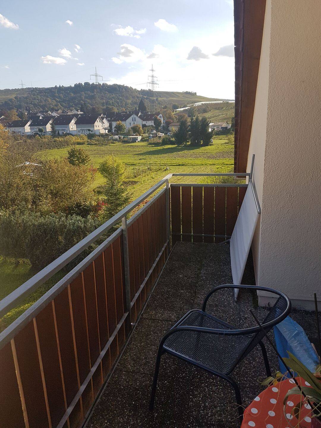 Schöne 2-Zimmer-Dachgeschosswohnung in perfekter Lage von Weinstadt-Beutelsbach, 71384 Weinstadt