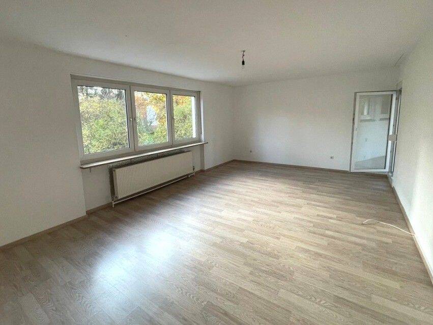 Großzügige 4-Zi. ETW mit Balkon in Nürnberg – Langwasser Süd-Ost/ Wohnung kaufen, 90473 Nürnberg (Langwasser)