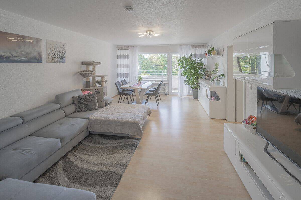 Hier haben Sie einen Logenplatz mit Aussicht: eine 4-Zimmer-Eigentumswohnung auf Rinelen, 78056 Villingen-Schwenningen