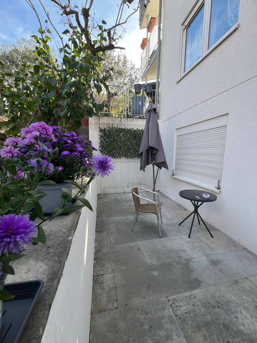 Helle, modernisierte 3,5 Zimmer-Souterrainwohnung mit Terrasse und Duplexparker in Stutensee, 76297 Stutensee