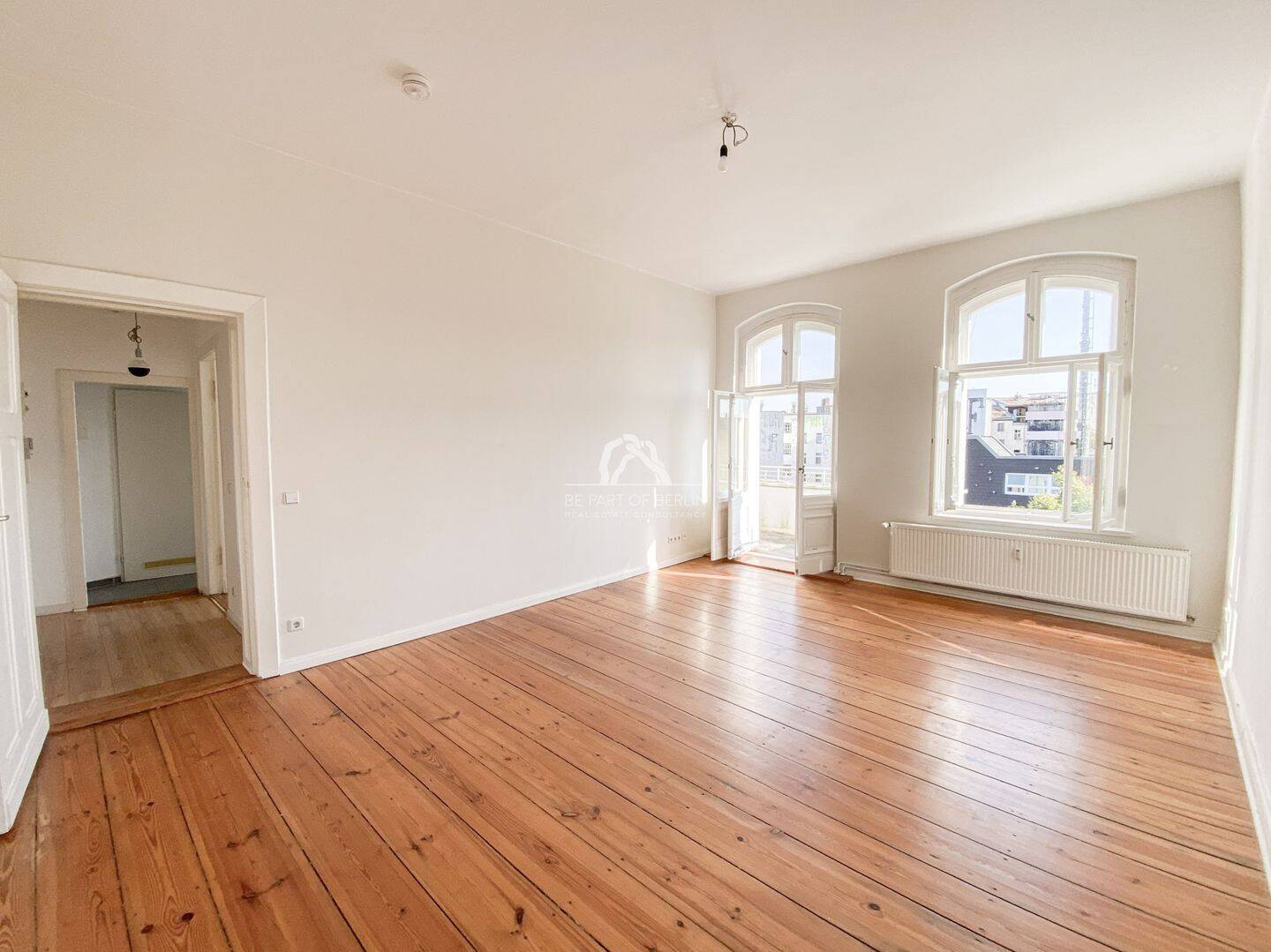 SUPERHELLE UND GEPFLEGTE ALTBAUWOHNUNG MIT BALKON UND WEITBLICK NAHE „GÖRLI“! PROVISIONSFREI!, 10999 Berlin (Friedrichshain-Kreuzberg Kreuzberg)