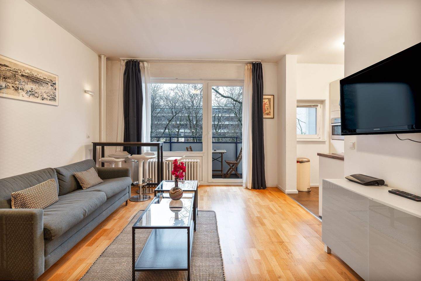 Stilvolles City-Living – 1-Raum Apartment mit Aufzug und Balkon, 10789 Berlin (Tempelhof-Schöneberg Charlottenburg Schöneberg Wilmersdorf)