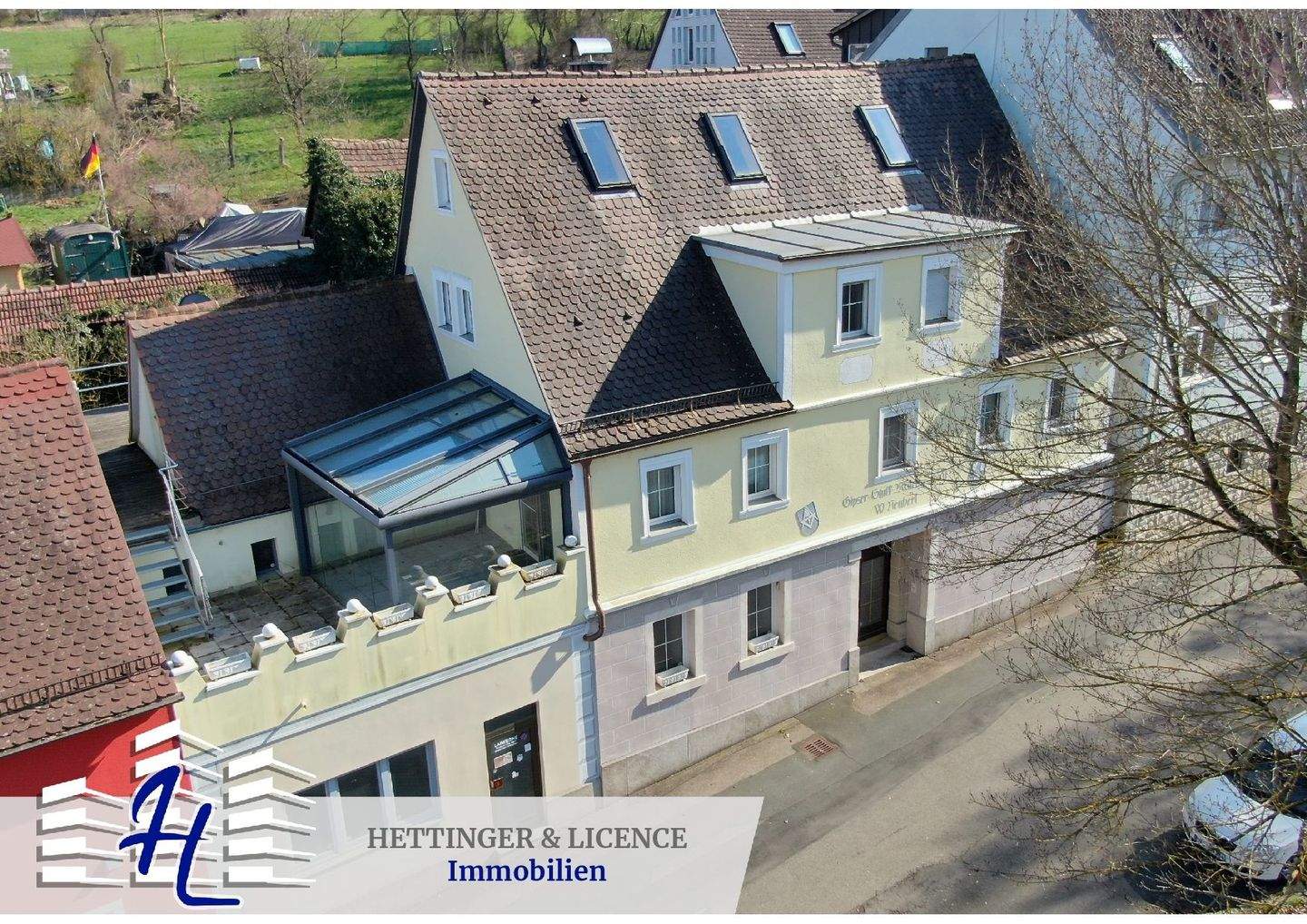 Großzügiges Reihenmittelhaus mit 7 Zimmern, Terrasse und Garten in ruhiger Lage in Creglingen, 97993 Creglingen