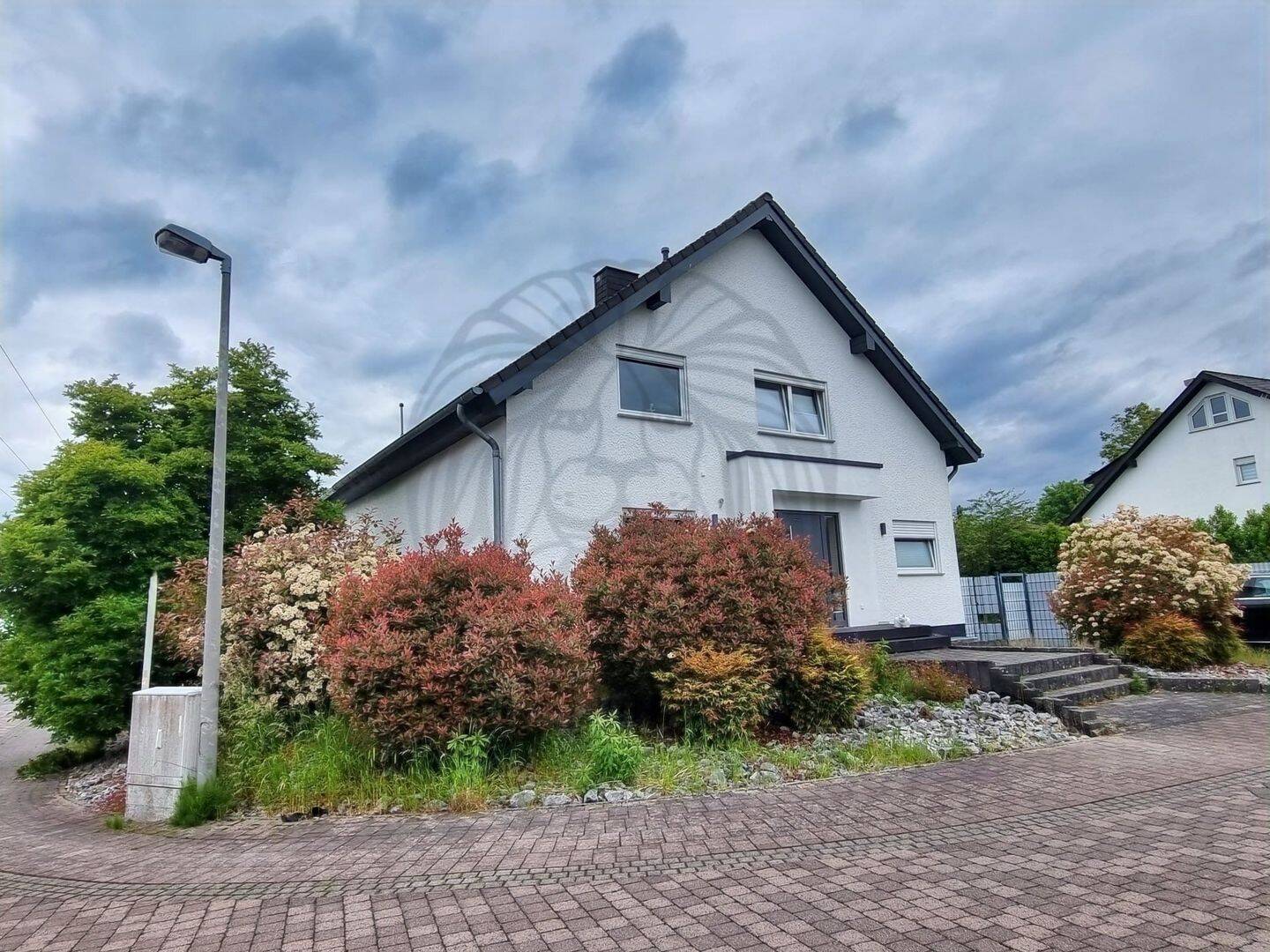 Gemeinde Caan: Neuwertiges Einfamilienhaus für die große Familie mit Garten in ruhiger Wohnlage, 56237 Caan