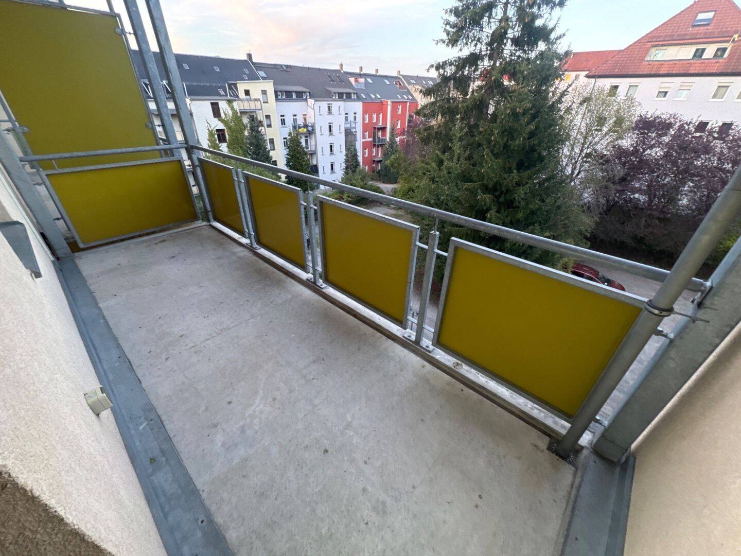 Wird noch komplett renoviert ! 3. OG + großer Balkon + Wanne/Dusche, 9126 Chemnitz (Altchemnitz Bernsdorf Gablenz Lutherviertel Sonnenberg)