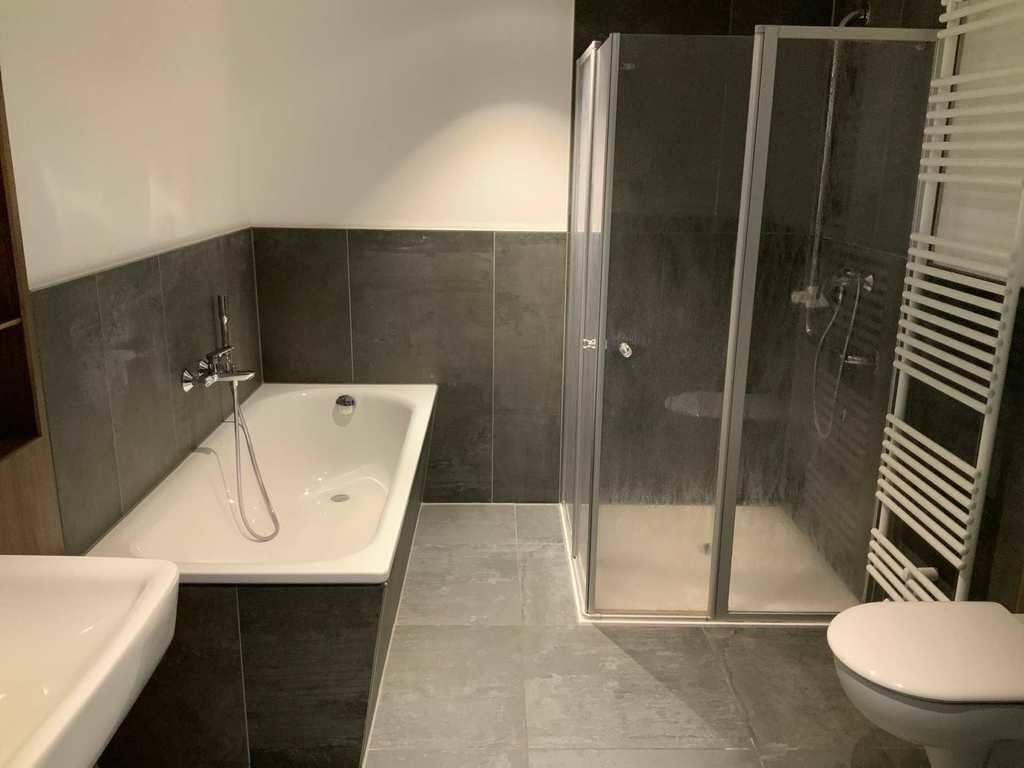 Seniorenfreundliche 3-Raumwohnung mit Wanne und Dusche, 4209 Leipzig (Grünau-Mitte Grünau-Nord Grünau-Ost Schönau)