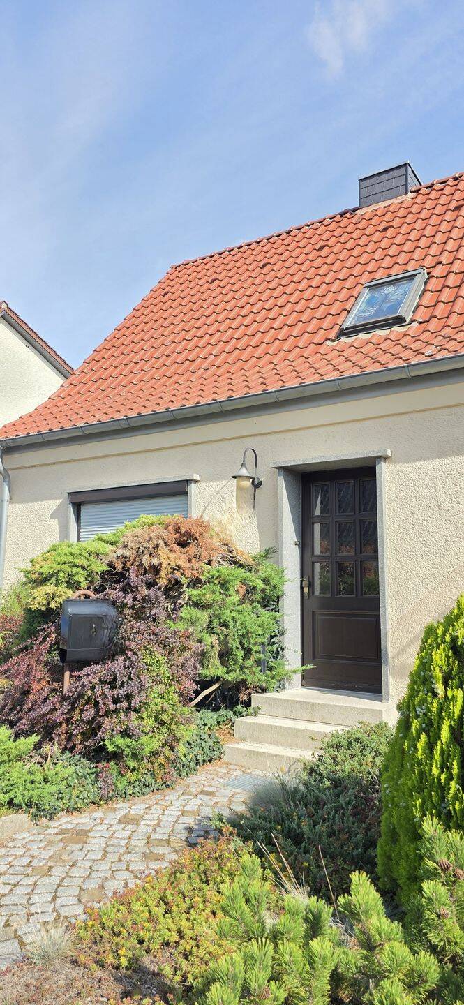 Ihr Zuhause mit Herz – Doppelhaushälfte in Roßlau mit Gartenidylle und Garage, 6862 Dessau-Roßlau