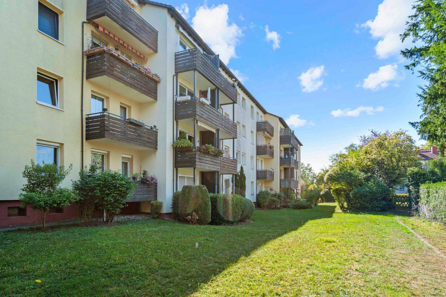Begehrte Lage in Wiesbaden-Bierstadt: Lichtdurchflutetes 3-Zimmer-Zuhause mit traumhaftem Weitblick, 65191 Wiesbaden (Bierstadt Sonnenberg Wiesbaden)