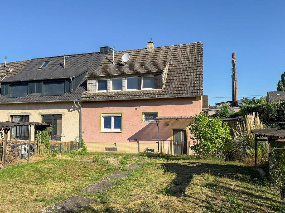Modernisiertes Reihenendhaus mit Kaminofen und großzügigem Garten in Bendorf!, 56170 Bendorf