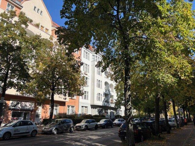 Altbau-Liebhaber aufgepasst: 2-Zimmer-Wohnung in Toplage, Aufzug und Balkon in Berlin-Wilmersdorf, 10715 Berlin (Charlottenburg-Wilmersdorf Wilmersdorf)