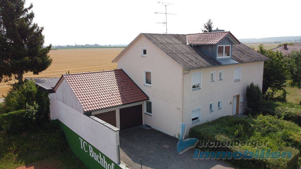 Wohnhaus mit großem Grundstück in ruhiger Lage von Buchhofen, 94533 Buchhofen