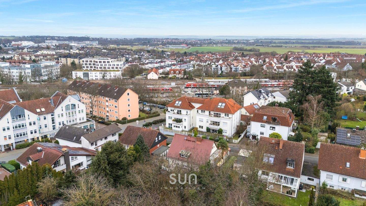 GRUNDSTÜCK MIT PERSPEKTIVE IN BESTLAGE FRIEDRICHSDORF – Nahe S-Bahn, Abriss oder Entwicklung, 61381 Friedrichsdorf