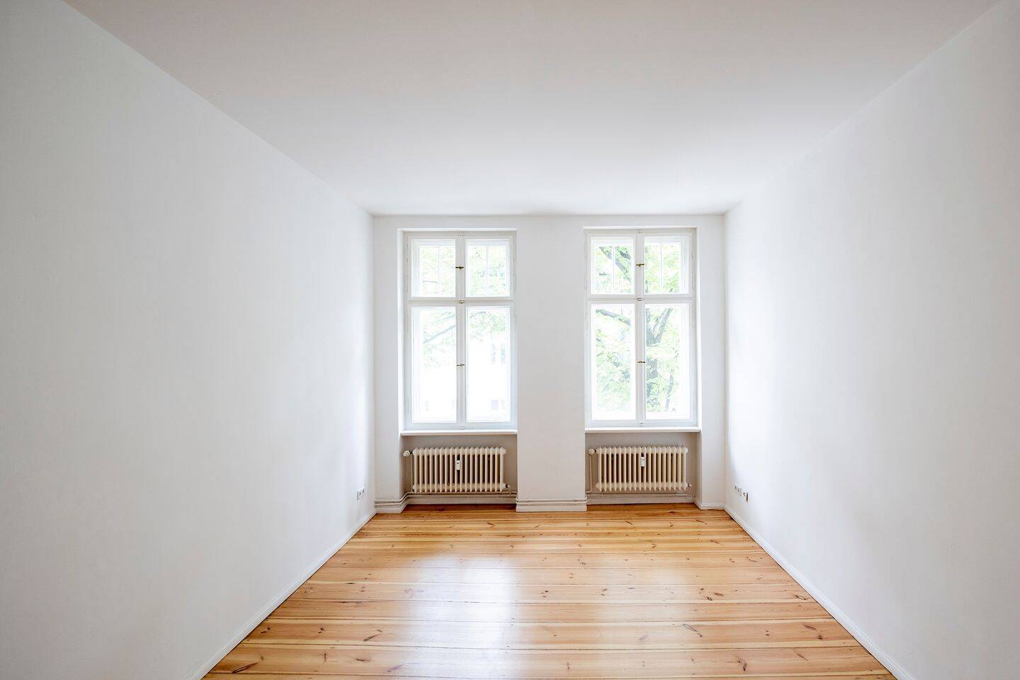 Endlich Ihre eigene: 2-Zimmer-Altbauwohnung mit Balkon in der Weserstraße, bezugsfrei!, 12045 Berlin (Neukölln)