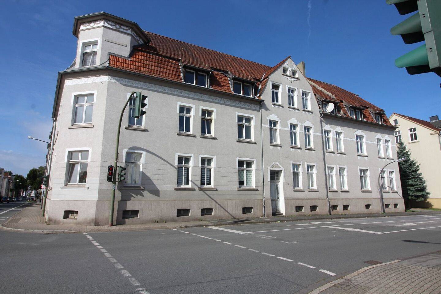 Dachgeschosswohnung mit 3,5 Zimmern in Recklinghausen, 45663 Recklinghausen