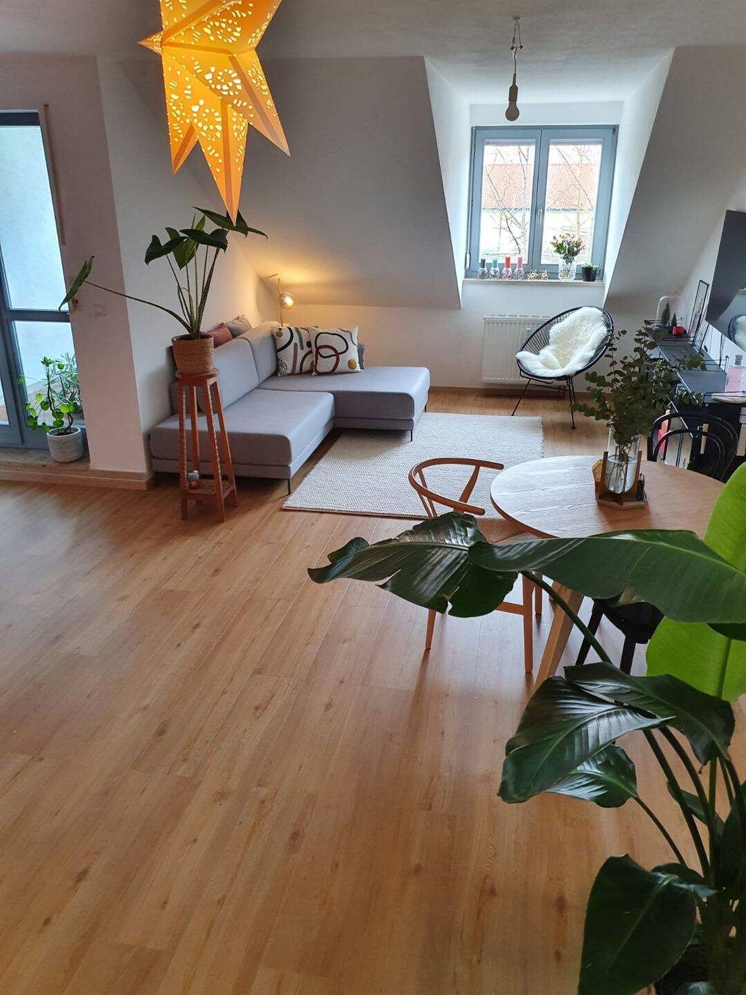 Maisonette-Wohnung mit zwei Zimmern sowie Loggia und EBK in Würzburg Lengfeld, 97076 Würzburg (Grombühl Lengfeld)