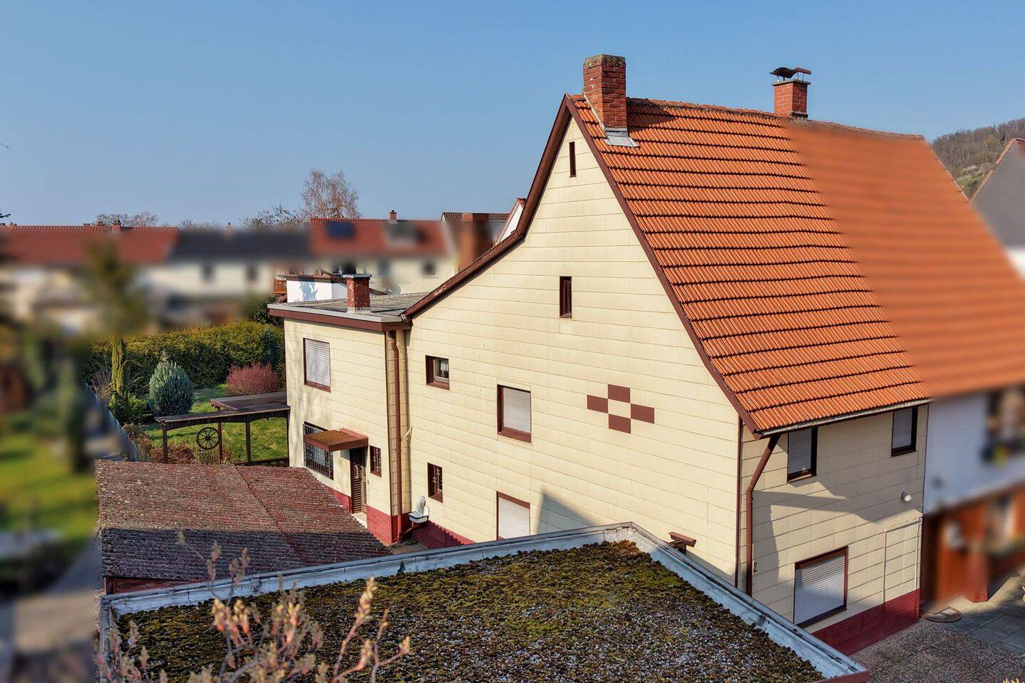 Doppelhaushälfte mit großem Garten & Ausbaupotenzial in begehrter Lage von Hemsbach, 69502 Hemsbach