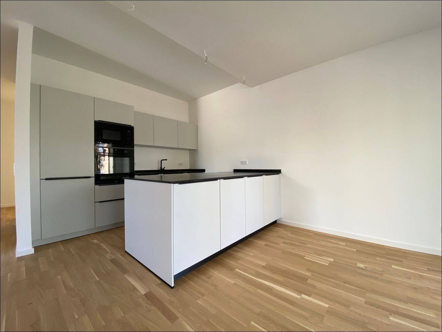 3 – Zimmer Wohnung im Dachgeschoss mit EBK und Blick ins Grüne!, 63739 Aschaffenburg (Innenstadt Österreicher Kolonie)