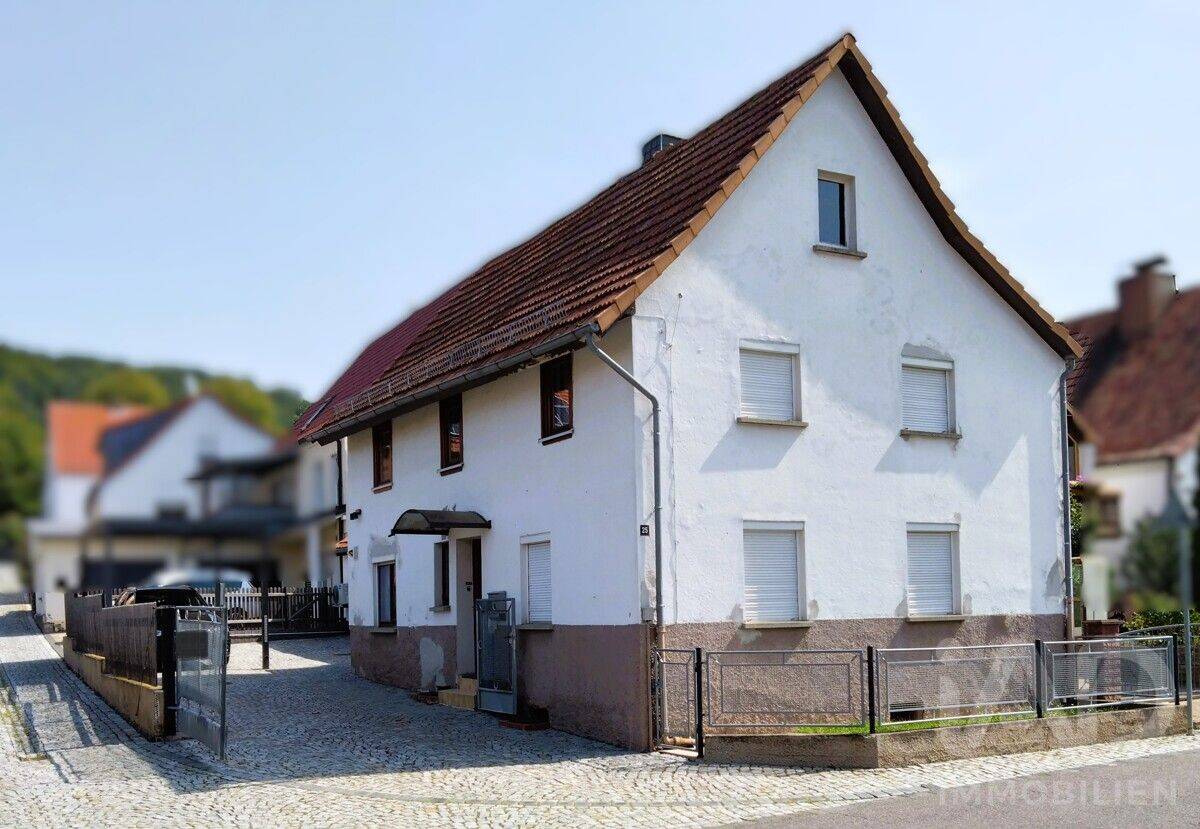Viel Platz für die Familie: EFH mit Einliegerwohnung, 8 Zimmer & Carport in Treffurt OT Ifta, 99831 Amt Creuzburg