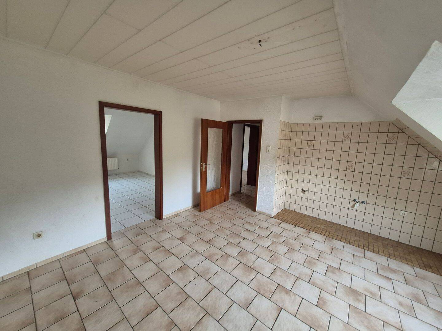 Gut aufgeteilte 2,5 Raum DG- Wohnung in ruhiger Wohnlage, 44809 Bochum (Grumme Hamme Hofstede Innenstadt Riemke)