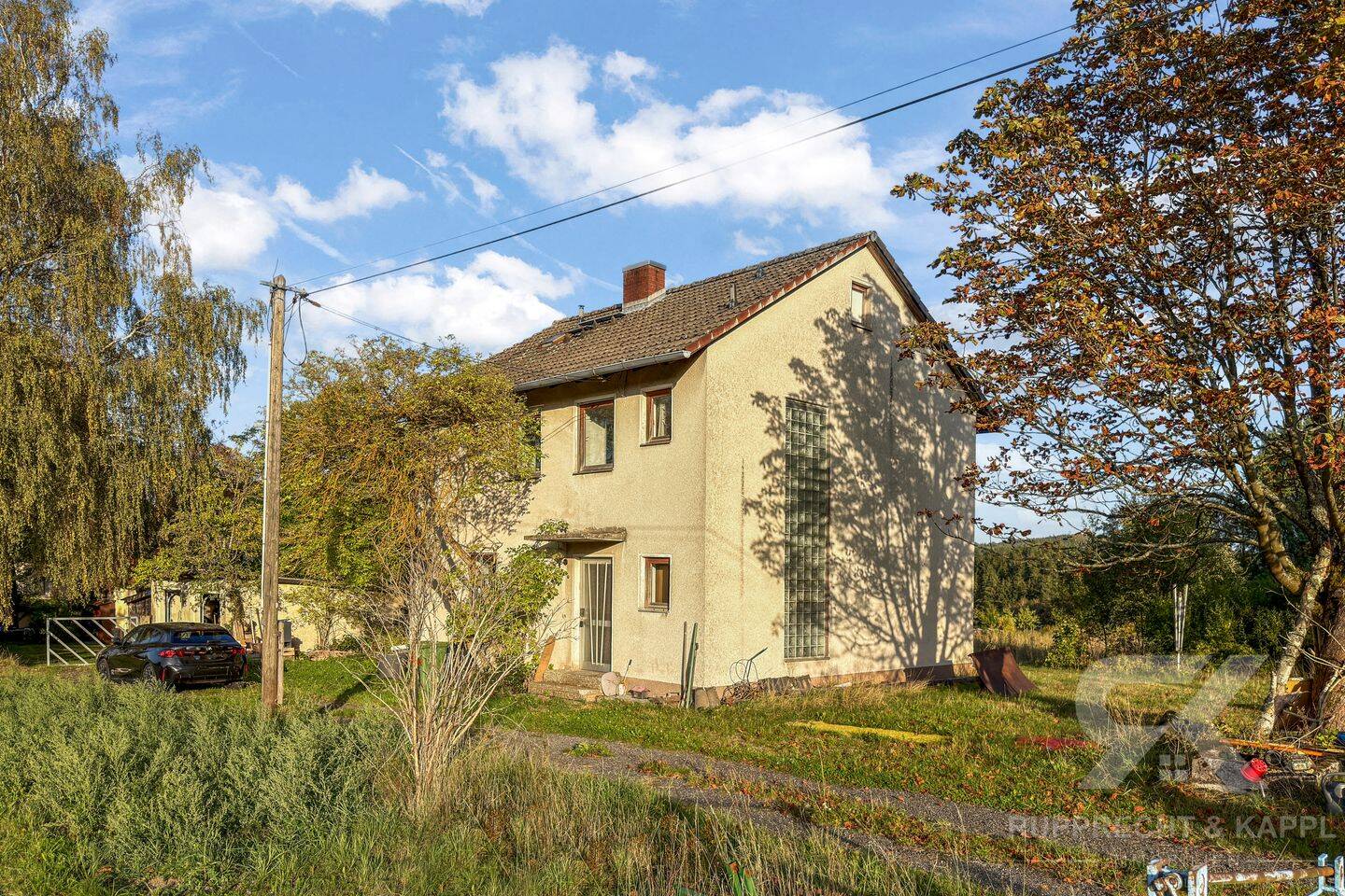 Einfamilienhaus mit großem Potenzial für individuelle Wohnträume in ruhiger Lage in Fohrenlohe, 95691 Hohenberg a.d. Eger