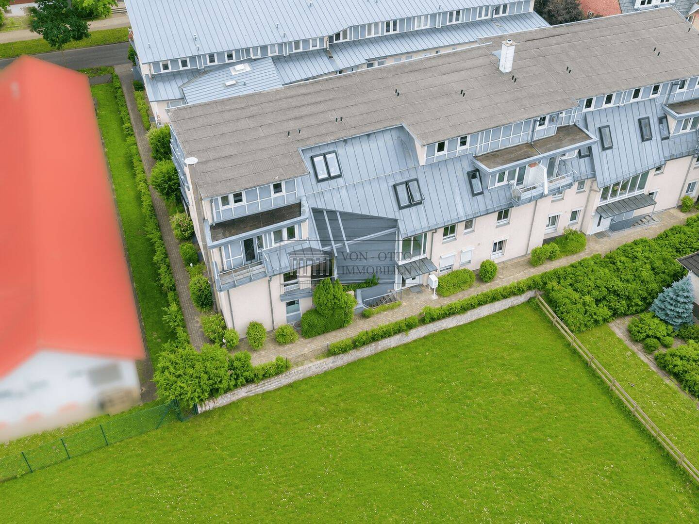Helle, großzügige 3-Zimmer-Wohnung mit guter Raumaufteilung, zwei Balkonen und Tiefgaragenstellplatz, 28325 Bremen (Ellenerbrok-Schevemoor Oberneuland Tenever)