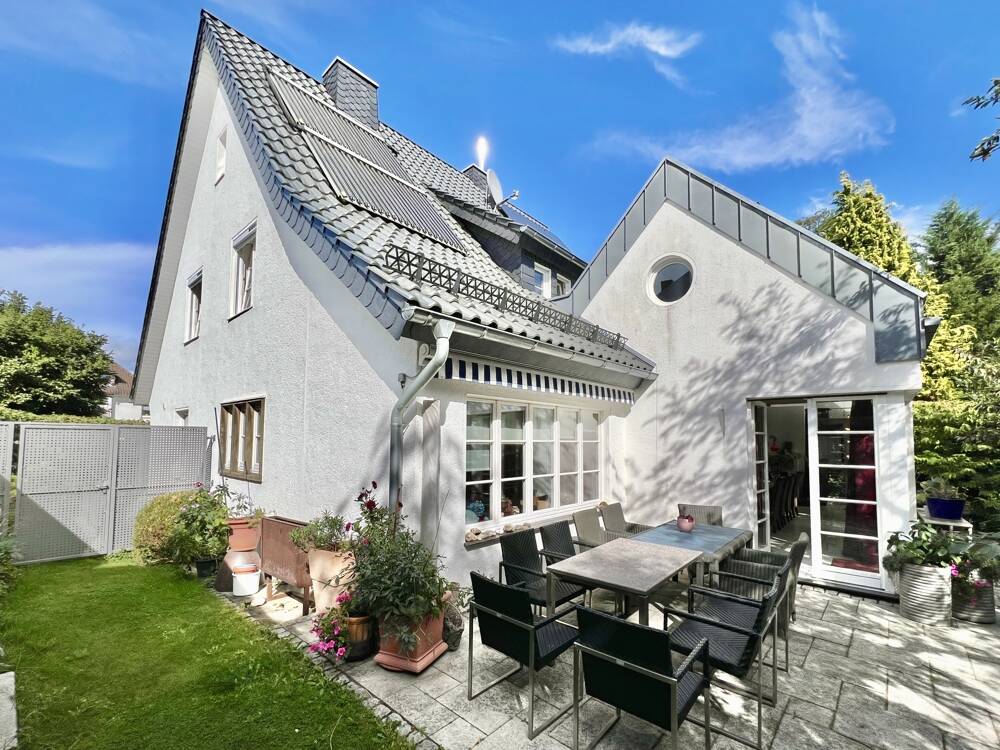 Modernes Einfamilienhaus mit Gartenidylle und nachhaltiger Energietechnik in Bad Meinberg, 32805 Horn-Bad Meinberg