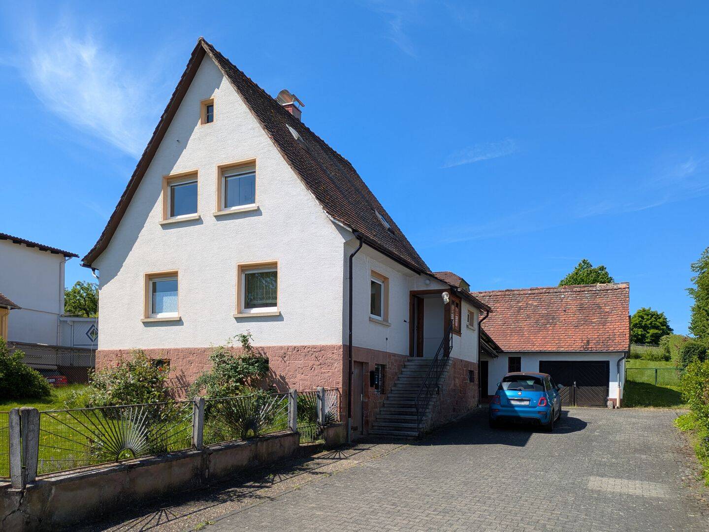 Ruhige Lage, Traum-Garten – EFH mit vielfältig nutzbarem Nebengebäude in zentraler Lage von Erbach!, 64711 Erbach