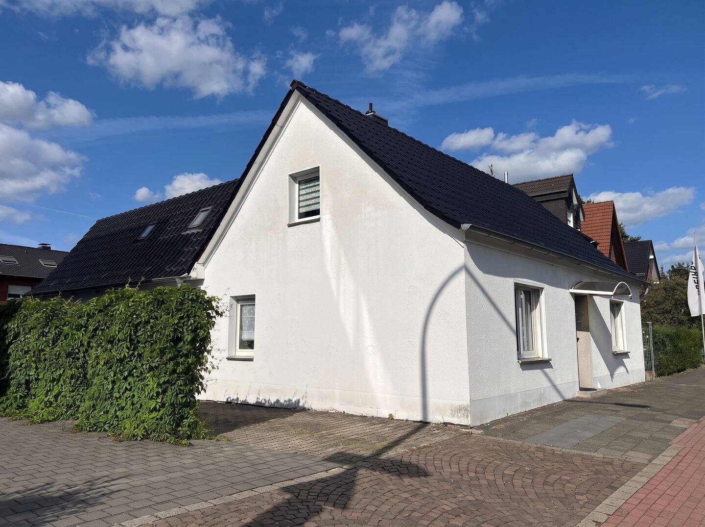 Für Familie, Hobby & Fuhrpark – charaktervolles Zuhause mit 5 Garagen, 59071 Hamm