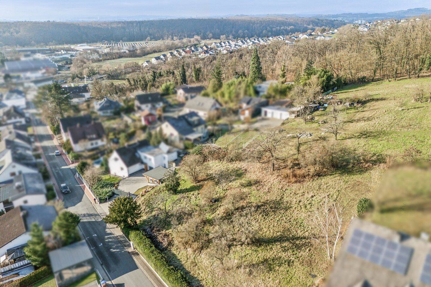 Sonniges Hanggrundstück zur direkten Bebauung, 65594 Runkel