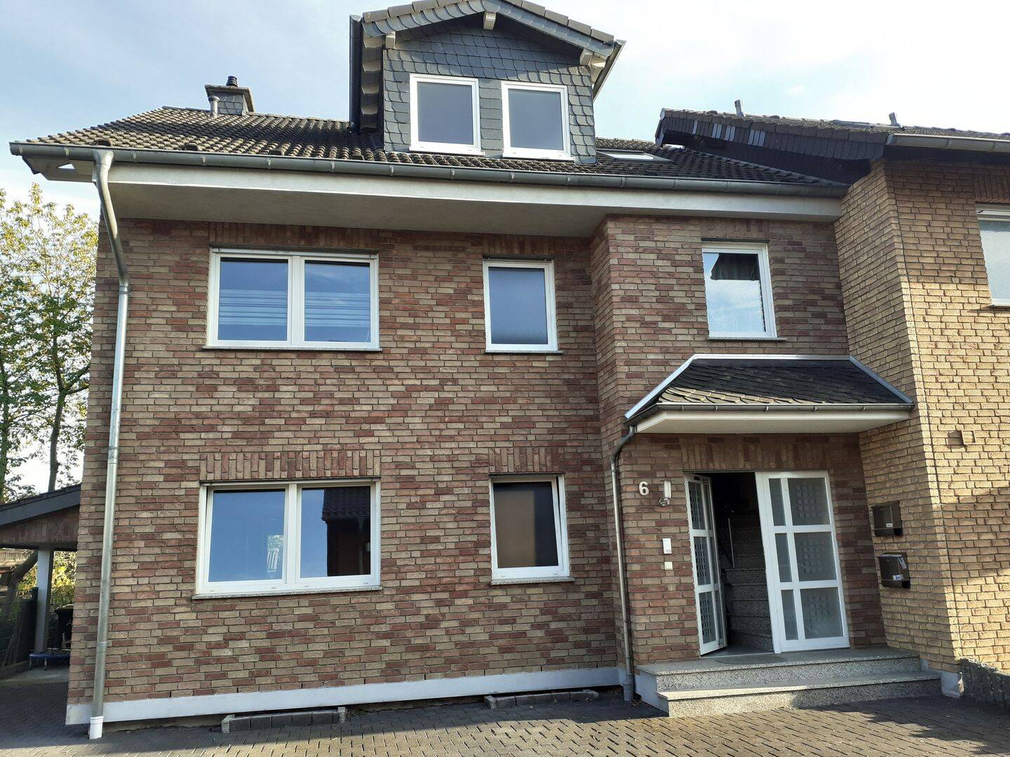 EG-Wohnung mit GARTEN in Mondorf, 53859 Niederkassel