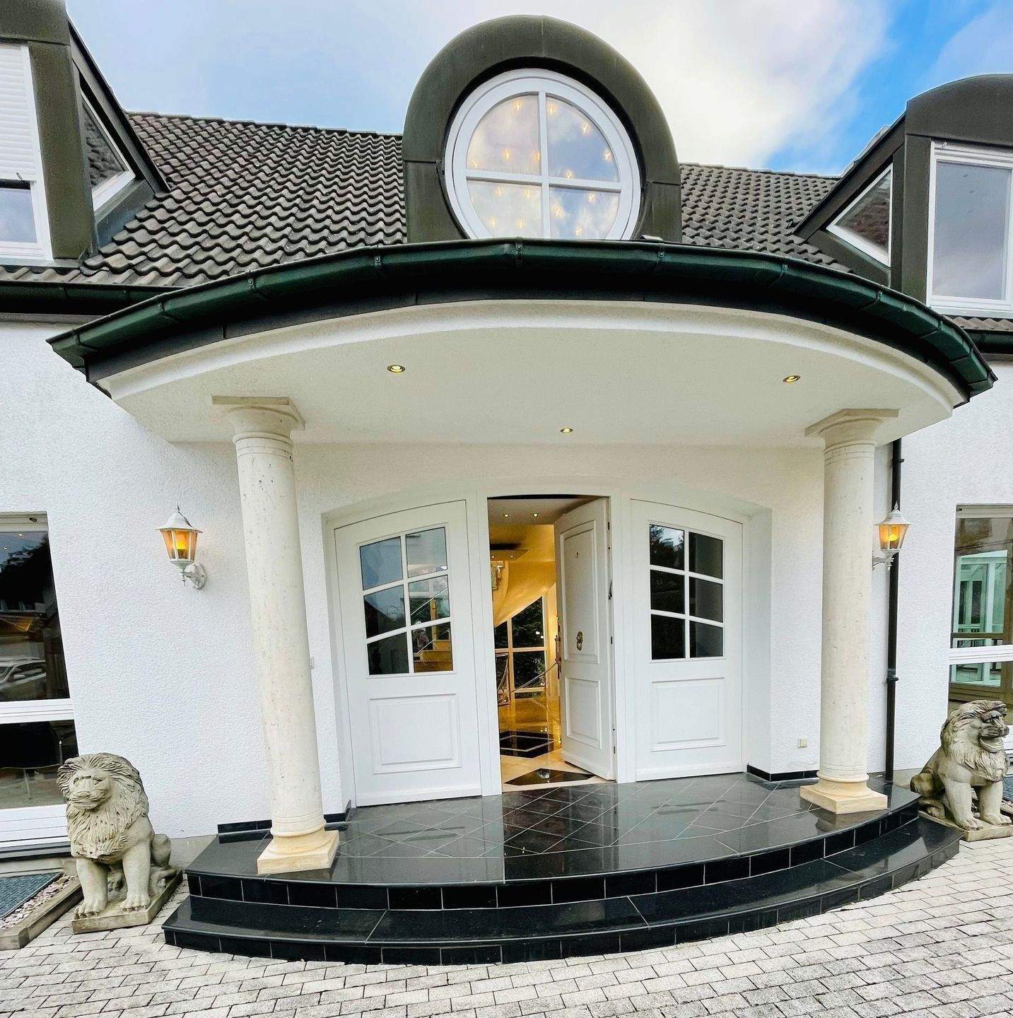 Willkommen in Ihrem neuen Zuhause – traumhafte Villa provisionsfrei, 90455 Nürnberg