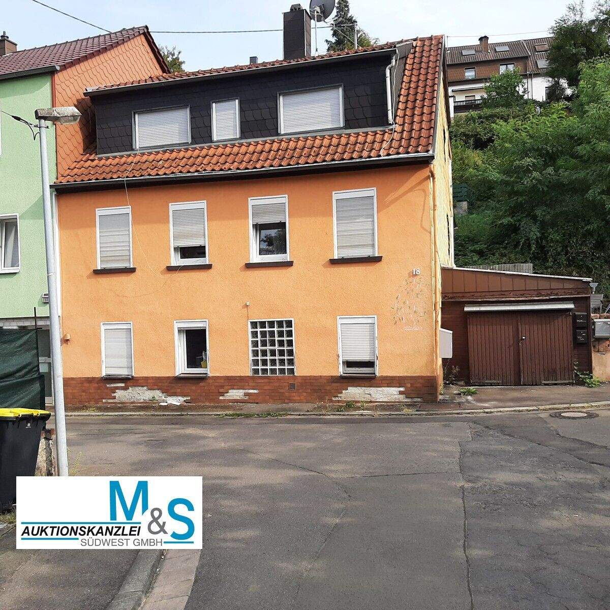 Renovierungsbedürftiges Einfamilienhaus in Spießen-Elversberg zu verkaufen, 66583 Spiesen-Elversberg