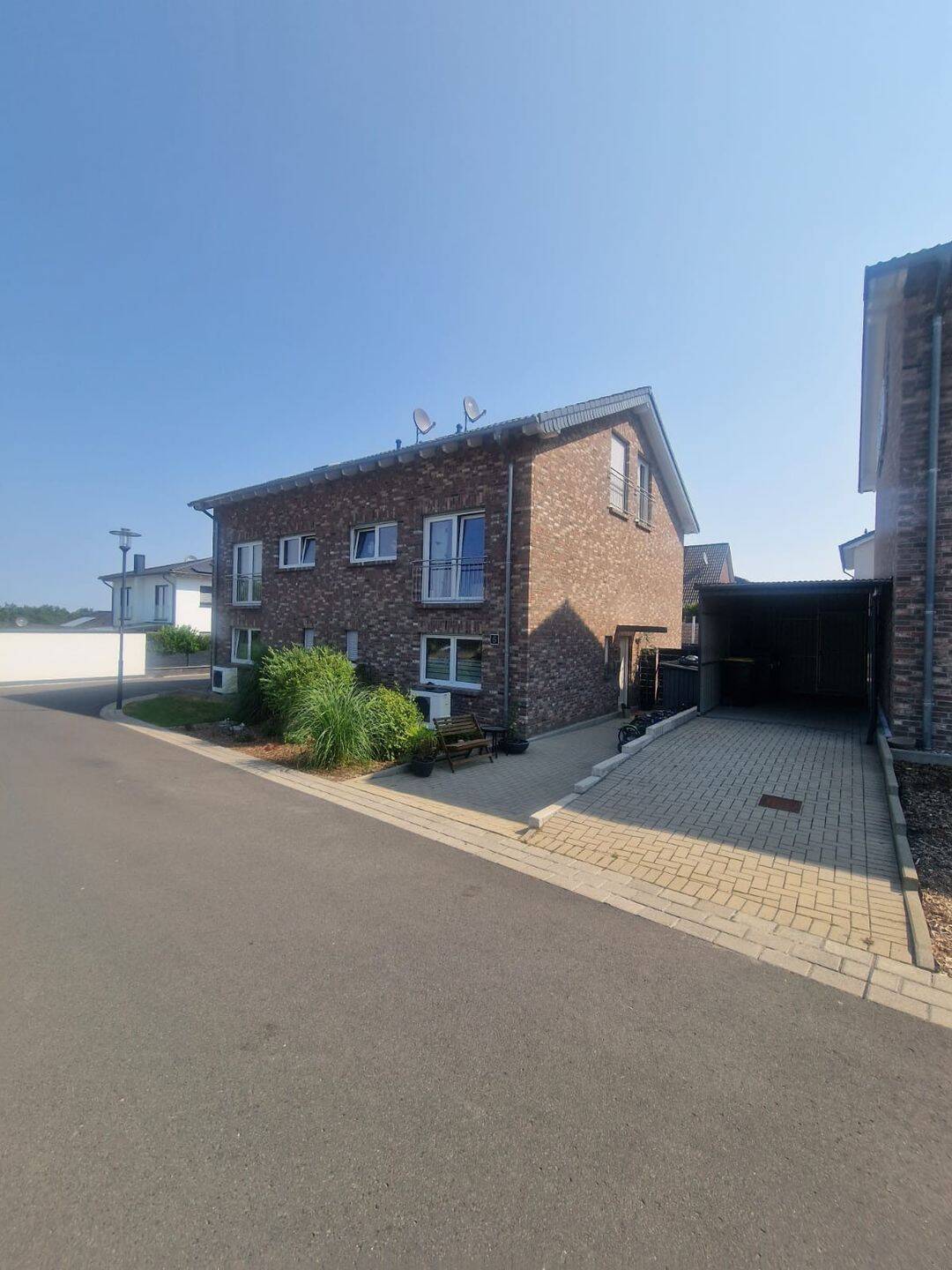 Doppelhaushälfte in Neunkirchen-Seelscheid zu verkaufen, 53819 Neunkirchen-Seelscheid