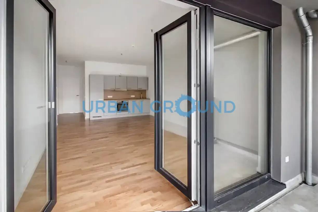 Mietrabatt – Mitte – Schön geschnitten u. Balkon-2 Zi.Apartment und EBK, 10557 Berlin (Mitte Hansaviertel Moabit Tiergarten)
