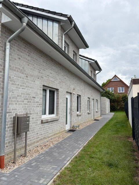 Neubau Rastede Top Lage OG noch eine Wohnung 3 ZKBA ruhige Süd Westlage KFW 40 Bezugsfertig, 26180 Rastede