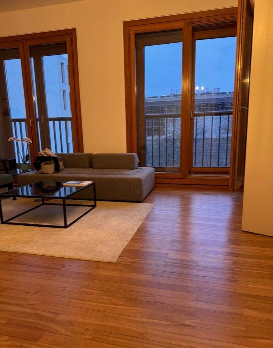 Exceptional 106 m² Residence in Prime Berlin-Mitte | Concierge, Underground Parking & 2 Bathrooms, 10117 Berlin (Mitte)