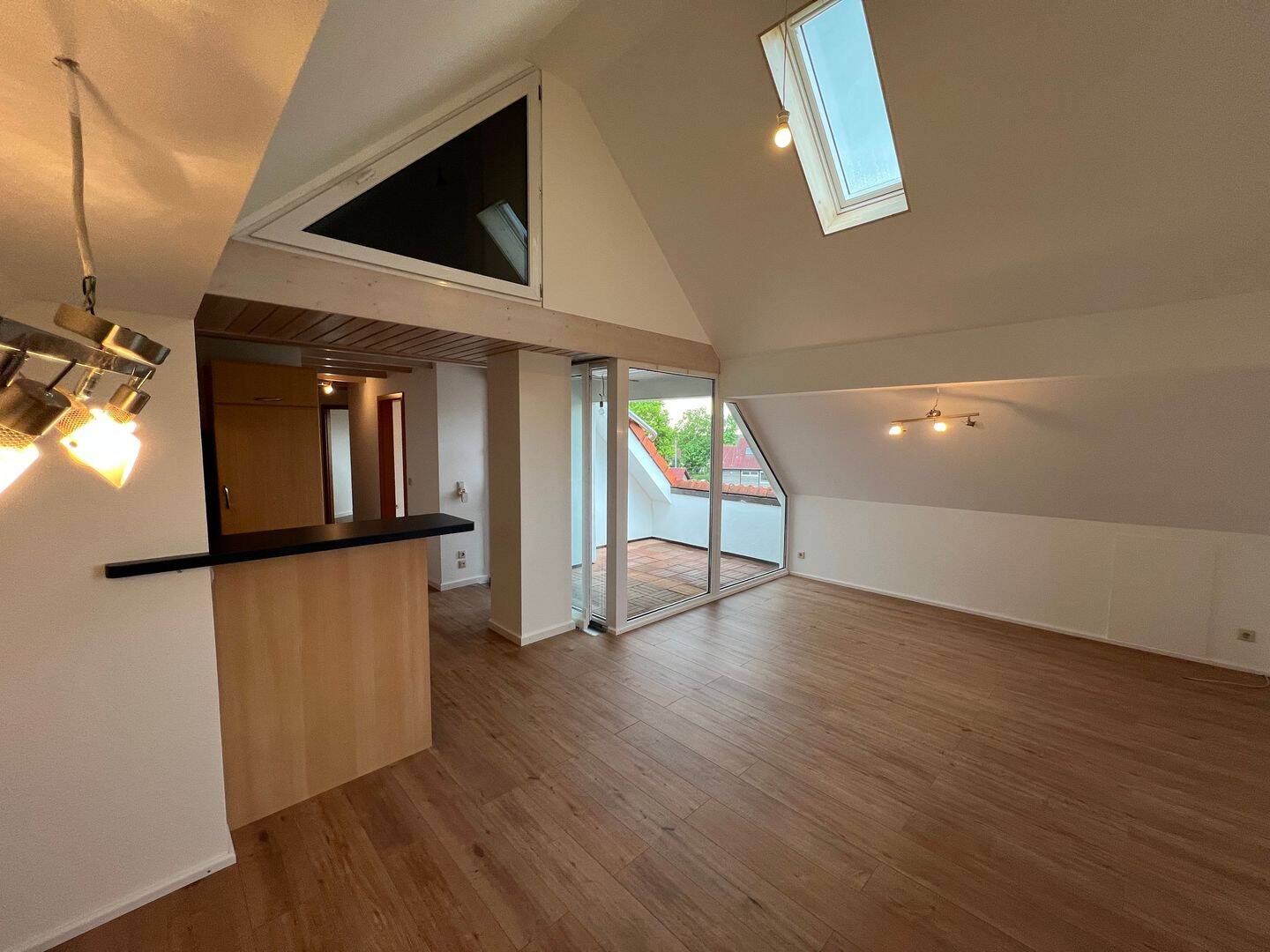 Frisch renovierte Dachgeschosswohnung, 72539 Pfronstetten