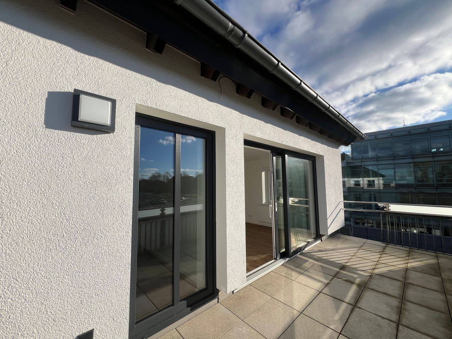 Zweitbezug – Moderne & hochwertig sanierte Wohnung mit Einbauküche und Balkon in zentraler Lage in Bredeney, 45133 Essen (Bredeney Rüttenscheid Schuir Stadtwald)