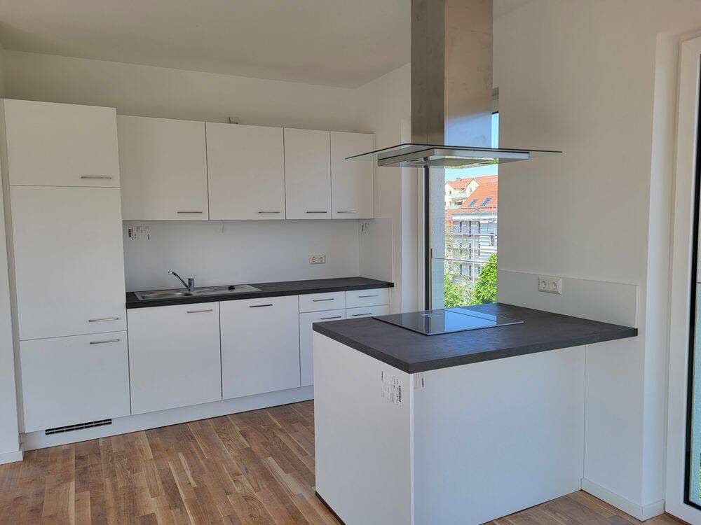 // Nachmieter gesucht // 3 Zimmer mit EBK und PKW Stellplatz //, 4315 Leipzig (Neustadt-Neuschönefeld Sellerhausen-Stünz Volkmarsdorf)