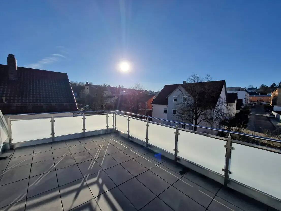 Exklusive 4-Zimmer-Wohnung mit gehobener Innenausstattung mit Einbauküche in Lappersdorf, 93138 Lappersdorf