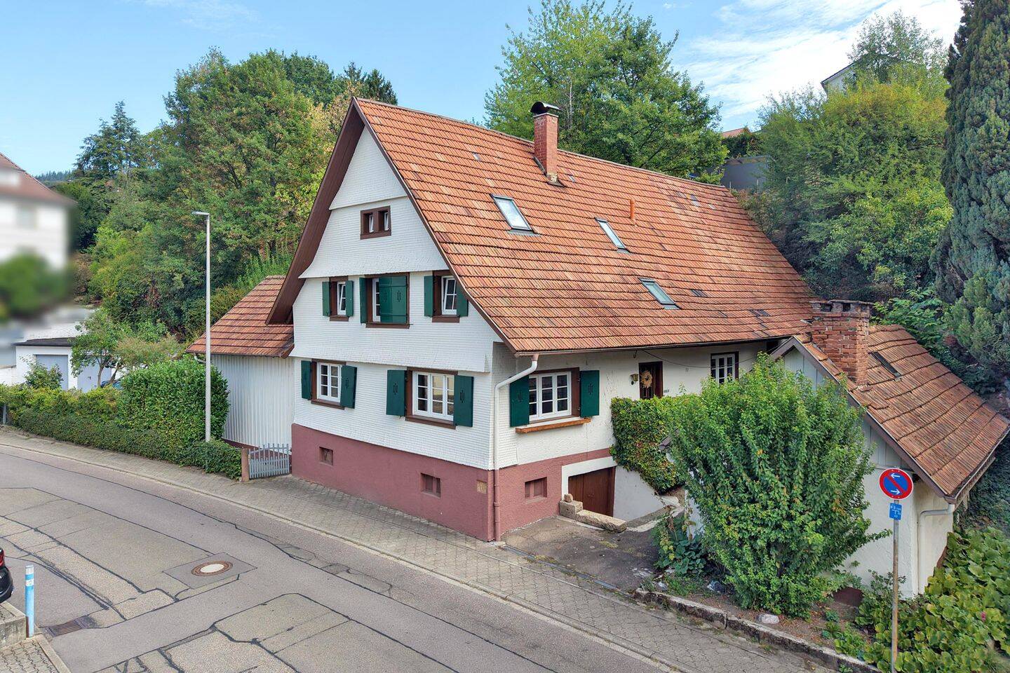 Wohnen mit Geschichte – hochwertig saniertes Fachwerkhaus mit viel Raum – Grundstück nicht betreten!, 77830 Bühlertal