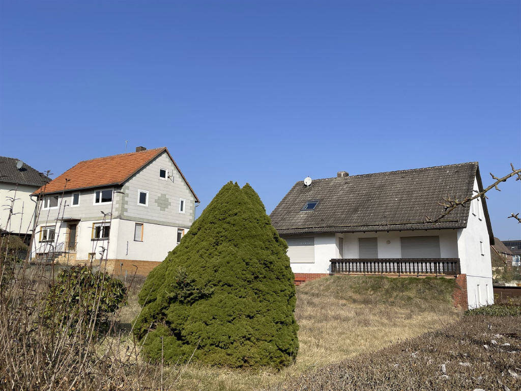 Zwei Wohnhäuser – Ein Preis! Vielseitiges Immobilienensemble in Edertal-Königshagen, 34549 Edertal