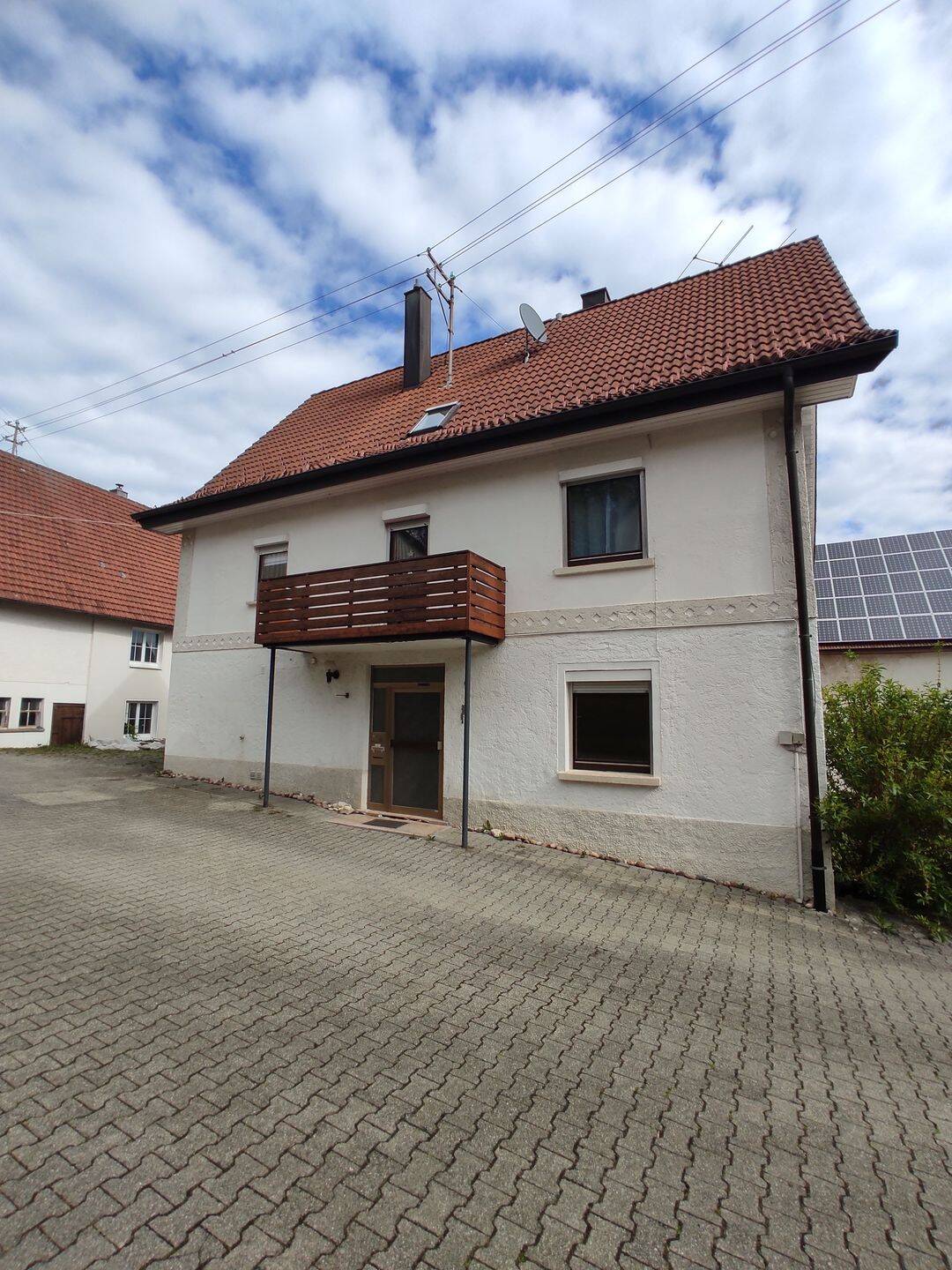 Gepflegte Althofstelle in Ortsrandlage mit direkt angrenzender Grünfläche, 72820 Sonnenbühl