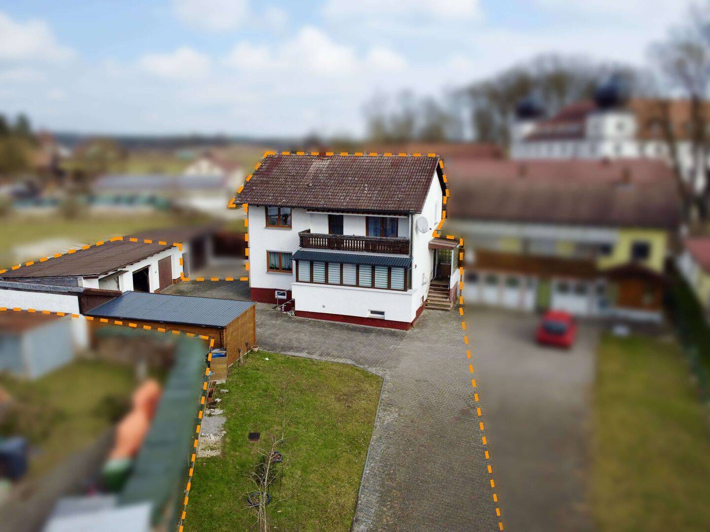 Pflegeleicht und gemütlich: Einfamilienhaus mit drei Garagen und großzügigem Platzangebot, 93142 Maxhütte-Haidhof