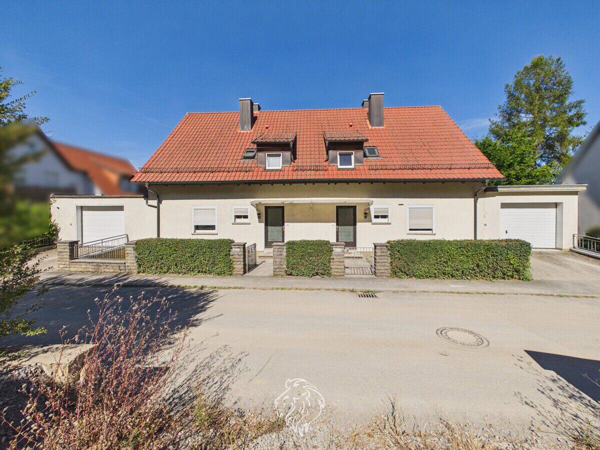 Zwei Doppelhaushälften mit großem Grundstück, 2 Garagen und zusätzlichem Ausbaupotenzial, 97711 Maßbach