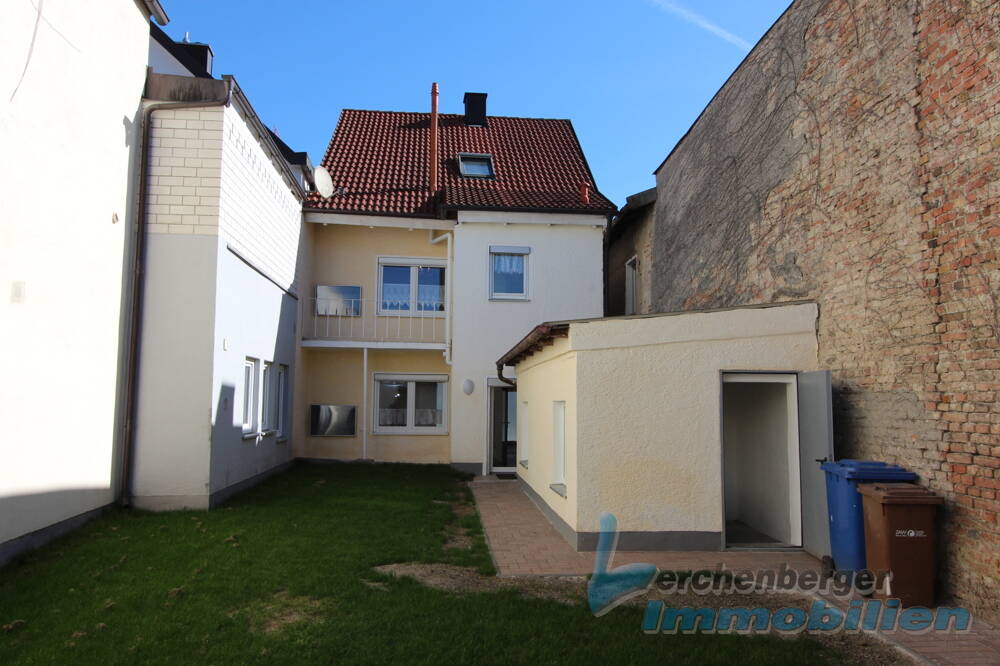 Wohnhaus mit Hinterhofgarten im Plattlinger Zentrum, 94447 Plattling