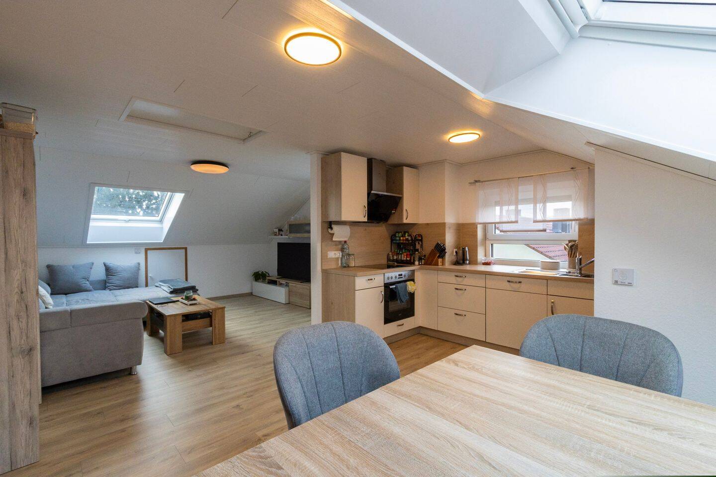 Moderne 3-Zimmer-Dachgeschoss-Wohnung in ruhiger Lage, 74252 Massenbachhausen